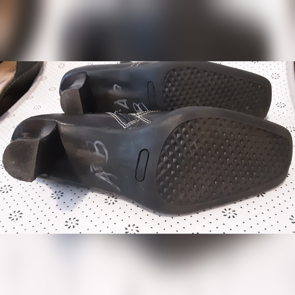 Aerosoles heeled Booties 3" Heels - Picture 7 of 8